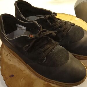 Black Low-Top Nike SB's with Suede Finish